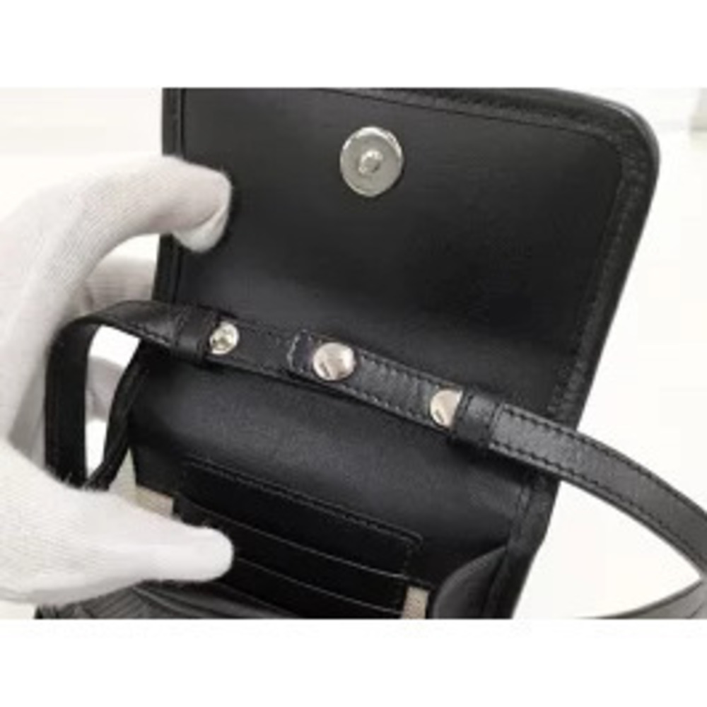 GUCCI Shoulder Bag GG Embossed Leather Black - Picture 7 of 9